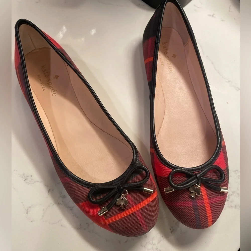 Kate Spade Scottish red plaid ballet flats w/gold charms. Gorgeous! Retail $228
